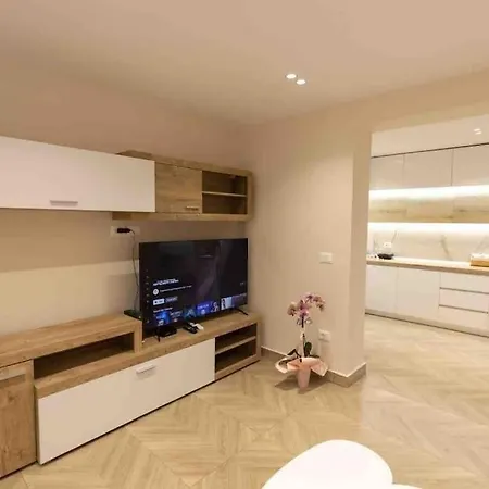 Beautiful & Luxurious Villa *