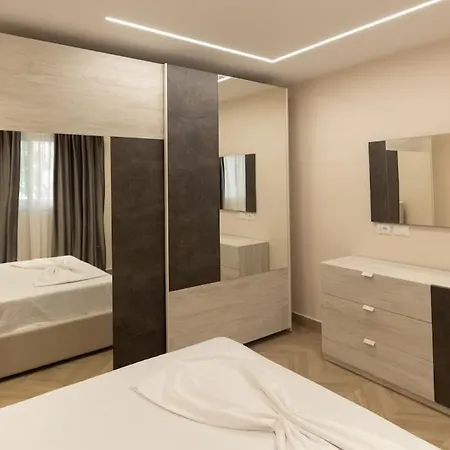 Beautiful & Luxurious