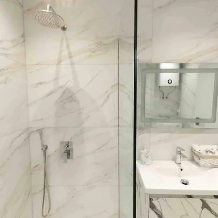 Beautiful & Luxurious Villa Vlorë